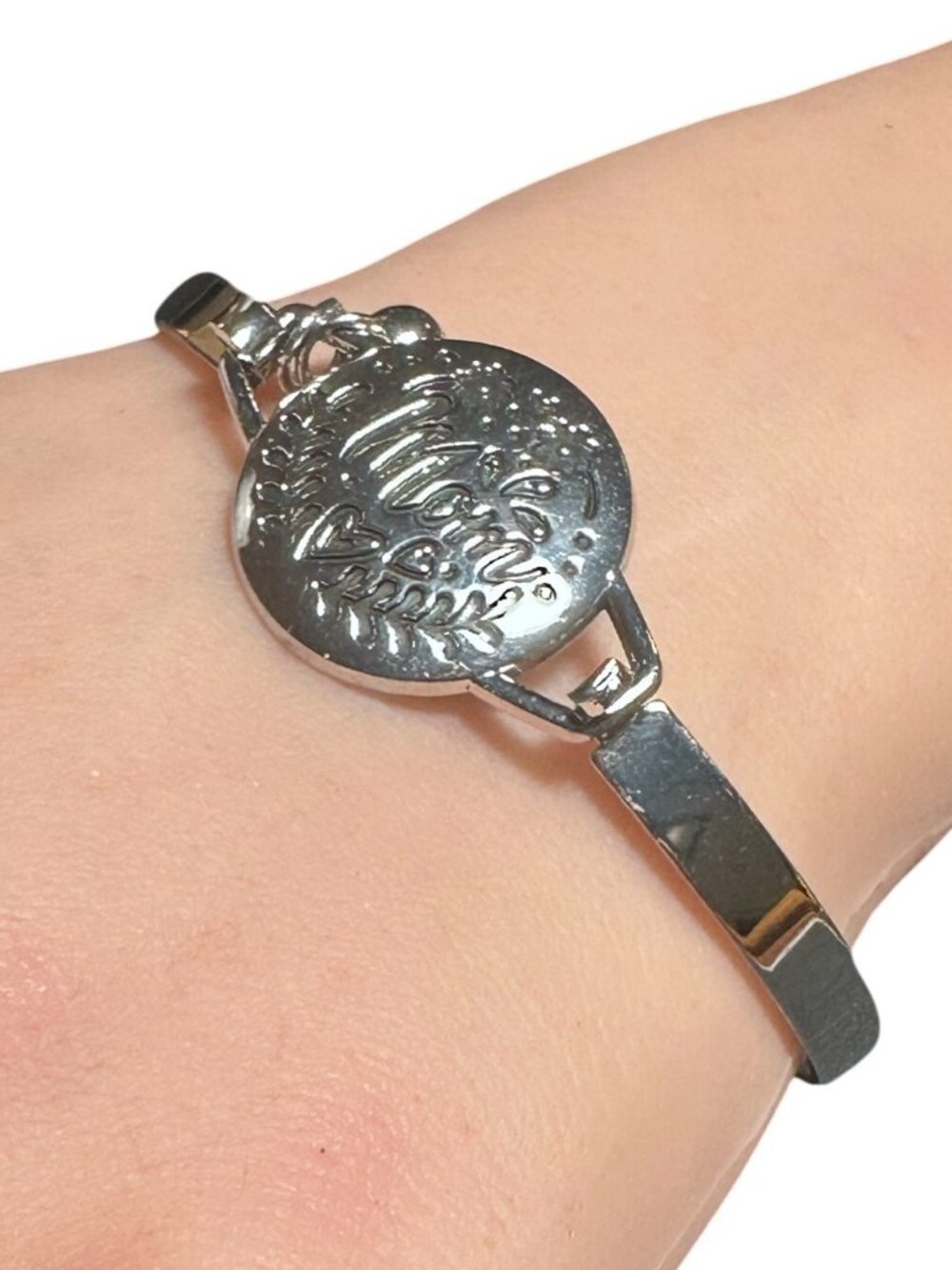 Whimsical Mom Bangle Bracelet Hinged Disc Floral Design Womens Jewelry Gift